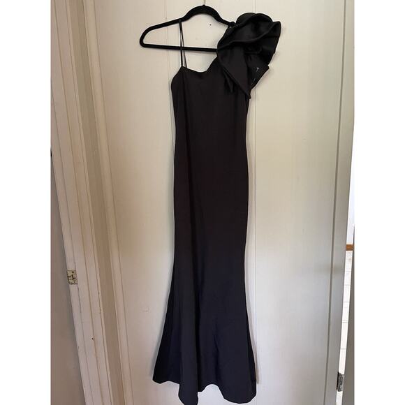 BETSY&ADAM Daisy" Long Scuba Ruffle Crepe One Shoulder Dress 4 $269 NWT - Picture 4 of 8